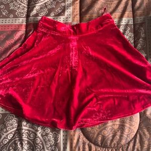 “Flirt Velour Skirt” Tobi